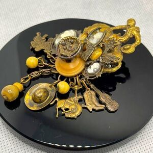Collectible brooch vintage lisa carlson